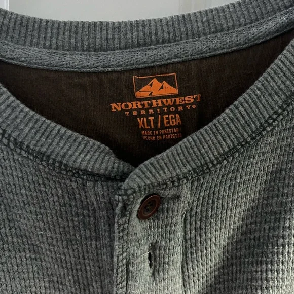 NWOT. Men’s XLT Northwest Territory Gray 1/4 Button Down Thermal Top! - Picture 2 of 4